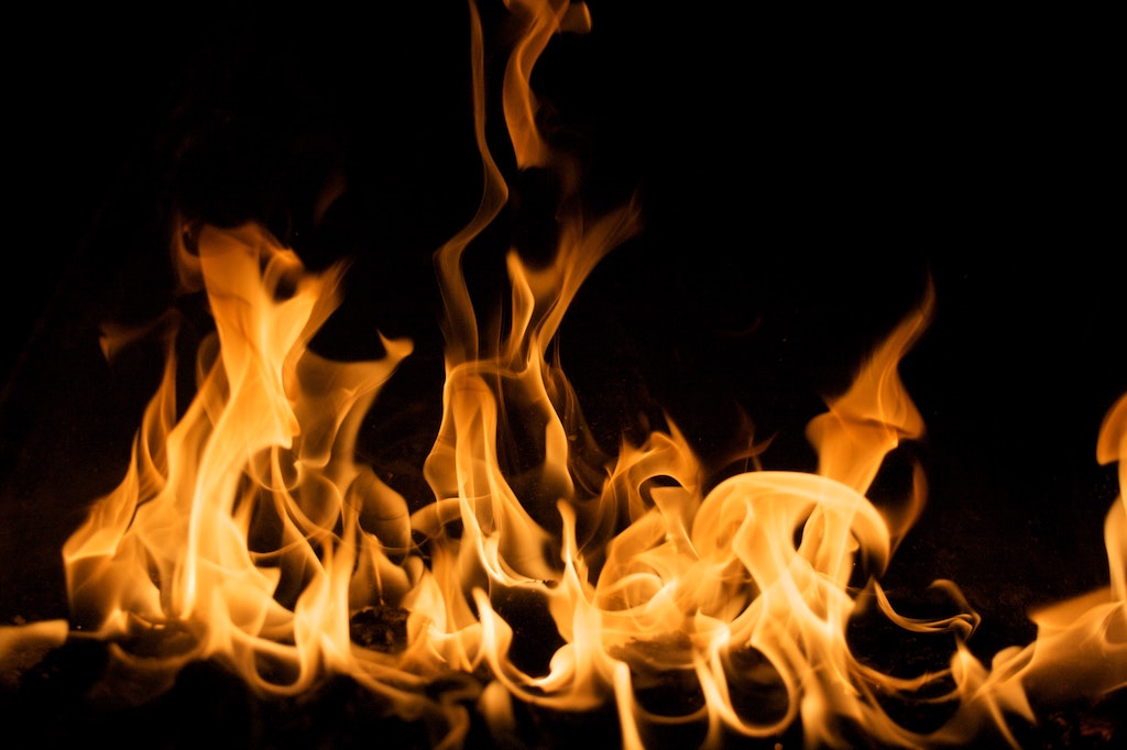 fiamme forno crematorio